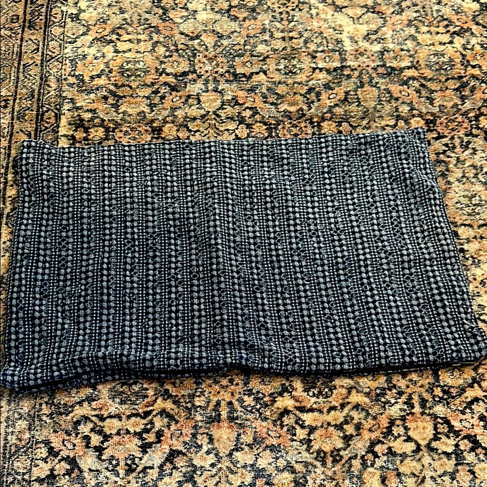 Pottery Barn Navy Textured Lumbar Pillow Cover 16x26